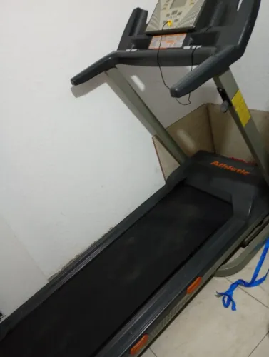 Esteira Ergométrica Atlhetic Advanced 520 EE