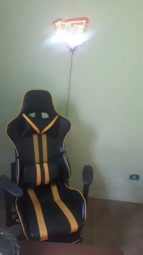 Cadeira gamer em bom estado 300 reais