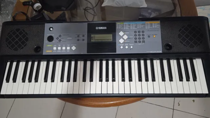 Teclado Yamaha PSR E233