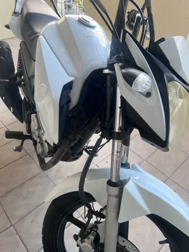 Vendo moto, em ótimo estado 2ª dona