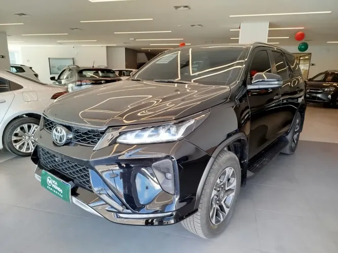 Toyota Hilux SW4 Diamond 2.8 TB 4X4 Die. Aut. 2025