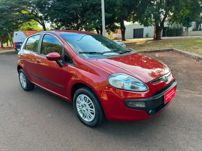Fiat Punto Essence 1.6 Flex 16V 5P 2014