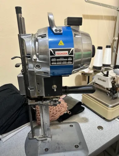 Máquina De Cortar Tecido De Faca 220v