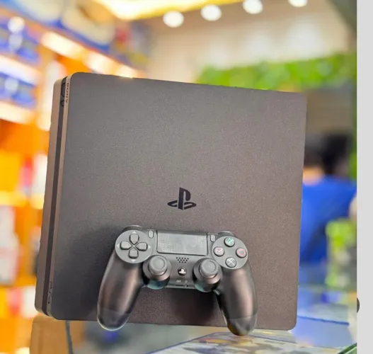 Ps4 slim 1tb de armazenamento pouco tempo de uso e com 3 meses de garantia 