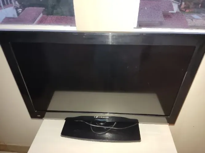 TV H-Buster 32? LCD HBTV-32D05HD - Funcionando