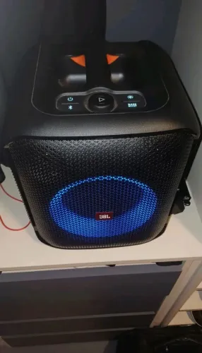 JBL Encore Essential - Caixa de Som sem fio (Cabo de Carregamento acompanhado)