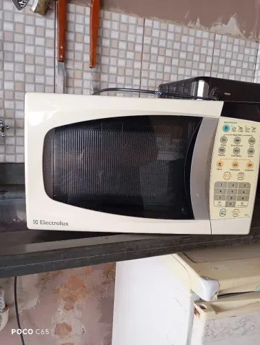 Vendo microondas Brastemp usado em perfeito estado, funcionando.