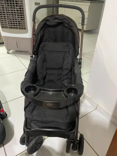 Cadeira de Passeio com Bebê Conforto
