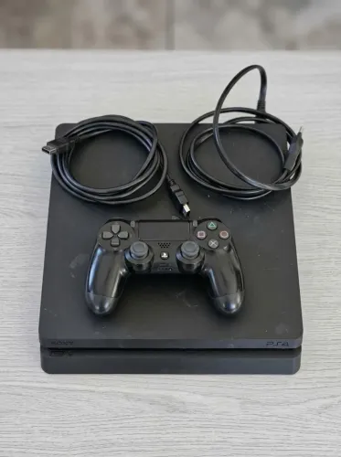 PlayStation 4 Slim 500MB
