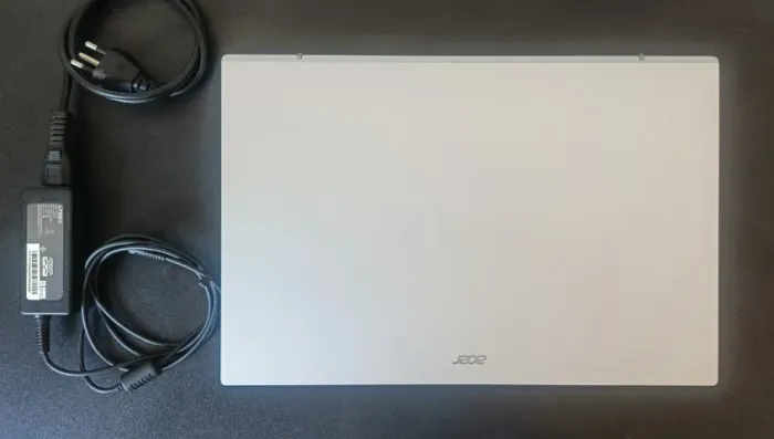 Notebook Acer Aspire 3 Core i5 12ª Geração com 08Gb de Ram Ddr4 + Ssd de 256Gb Seminovo.