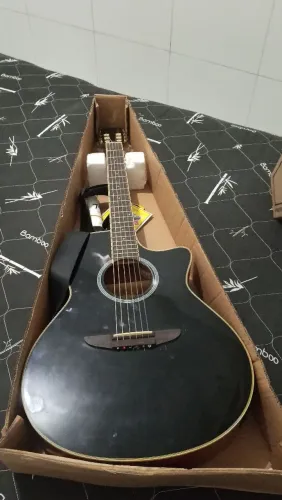 Vendo um lindo violão Tagima wodstok série ouro com afinador