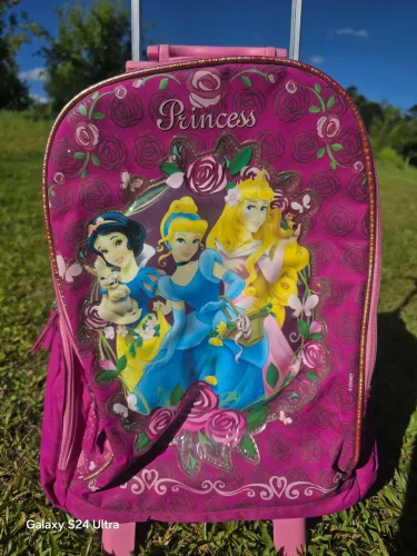 Mochila de rodinha das princesas