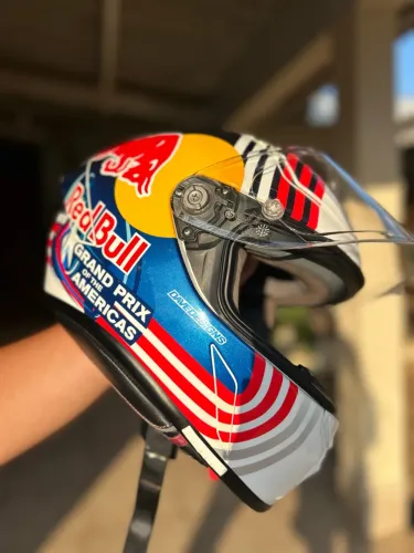 Capacete HJC RPHA 1 Red Bull