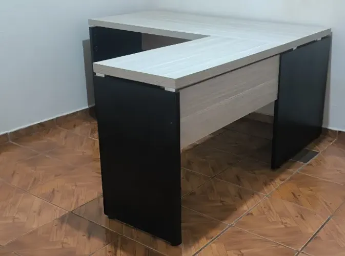 Mesa de Escritório PANDIN