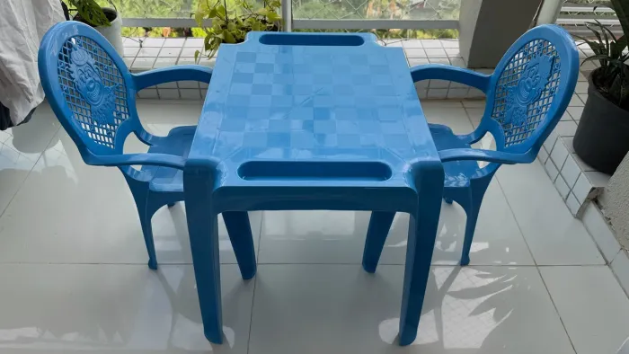 CONJUNTO INFANTIL - MESA + 2 CADEIRAS