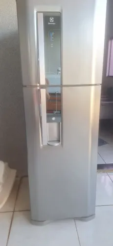 Vendo geladeira fros fri 380 litros