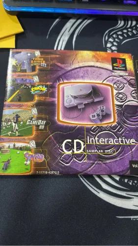 Interactive Sampler Disc PlayStation 1 (PS1) Original - Raridade de Colecionador
