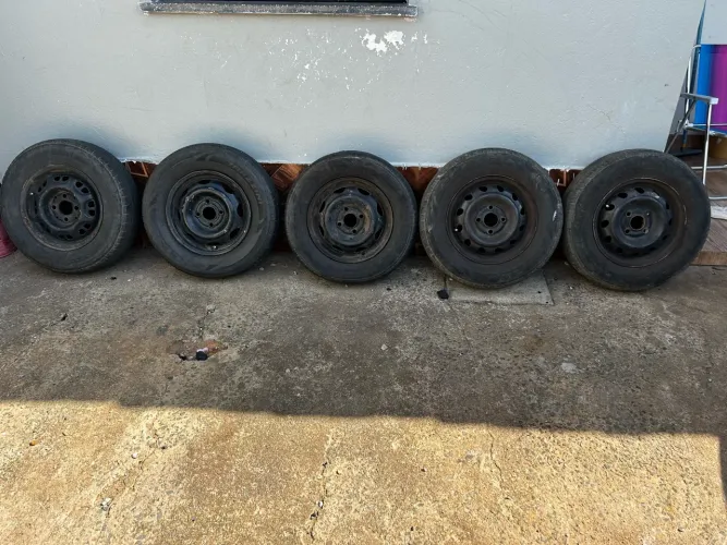 ARO 13 e PNEU 175/75R13