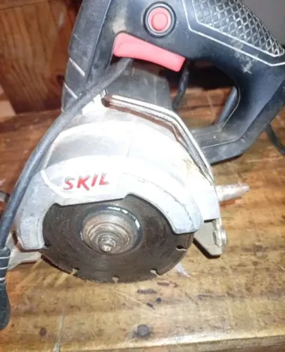 Vendo uma serra mármore skil. Contato *