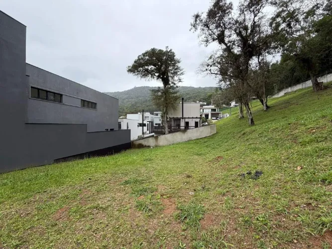 Terreno em Condomínio à venda em Balneário Camboriú