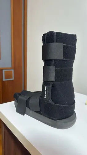 Quebrou o pé? Bota ortopédica tamanho G Mercur