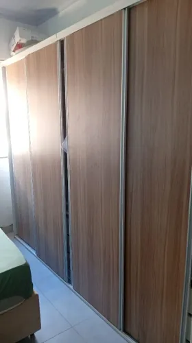 Guarda Roupas Gigante