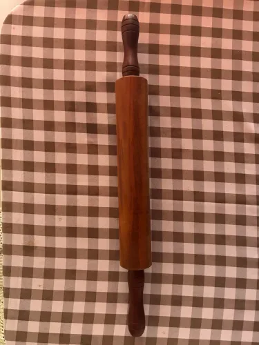 Rolo de madeira para abrir massa