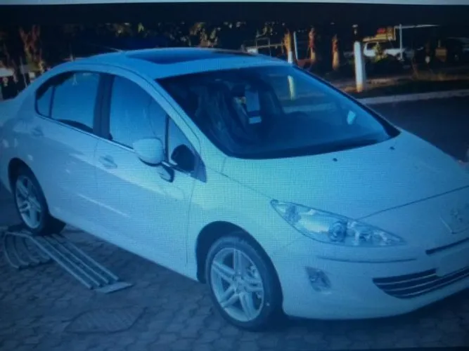 Peugeot 408 para retirada de peças