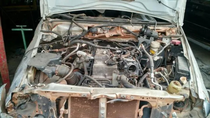 Sucata para venda de Pecas L200 Triton 3.2 diesel 2012/ 2013 -motor,caixa,portas