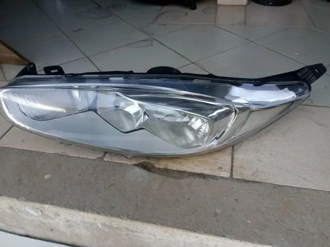 Farol new fiesta cromado