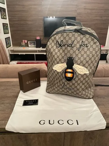 Mochila Gucci abelha