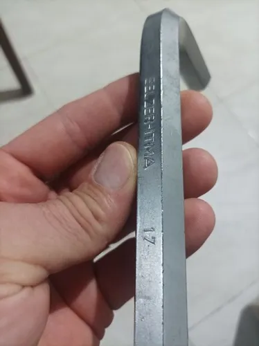 2 Chaves alen 17 por 30,00 leia o anúncio