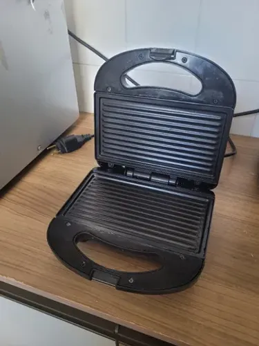 Sanduicheira Mondial 750W 220V