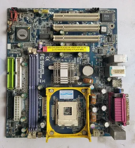 Placa mãe Gigabyte GA-8VM800M