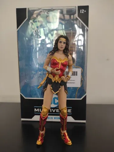 Boneco Wonder Woman Multiverse DC Comics