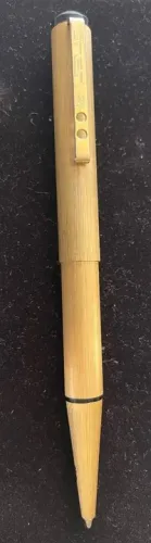 Caneta carimbo marca Herl gold plate em perfeito estado. Não tenho a caixa.