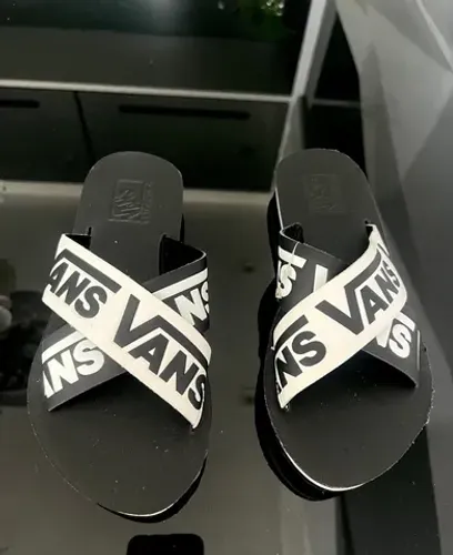 Chinelo da marca Vans original novo, nunca usado tamanho 35