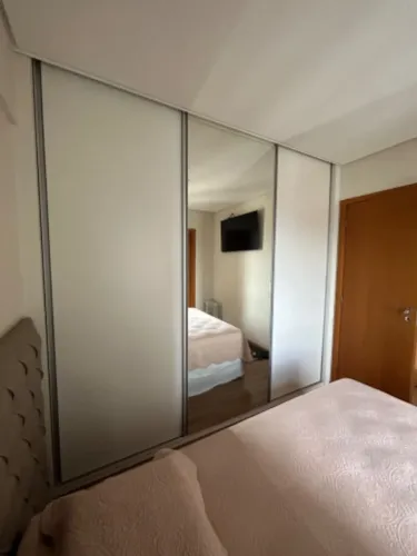 Vendo porta de guarda roupa