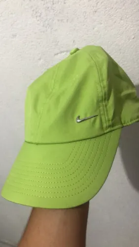 Boné Adidas Mini Swoosh Metal