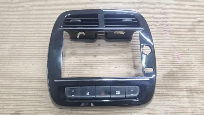 Moldura Central Kwid
