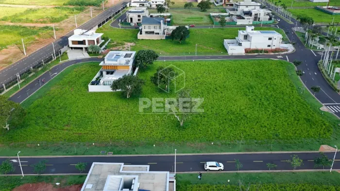 Terreno no Condomínio Residencial Riveira Home Club.