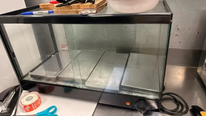 ESTUFA QUENTE COM 4 BANDEJAS 