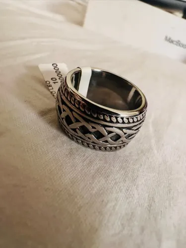 Anel de Aço com Design Celta