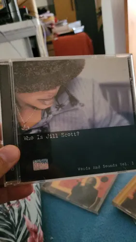 Cd Who is Jill Scott ? Words and Sound vol. 1