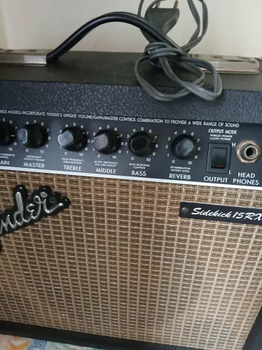 Amplificador fender japan 15