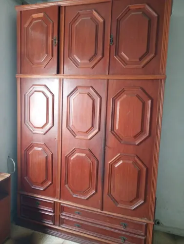 Armário de madeira MACIÇA vintage