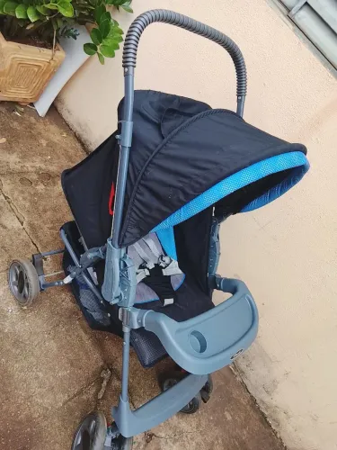 Vendo Carrinho De Bebê Pouco Tempo De Uso 
