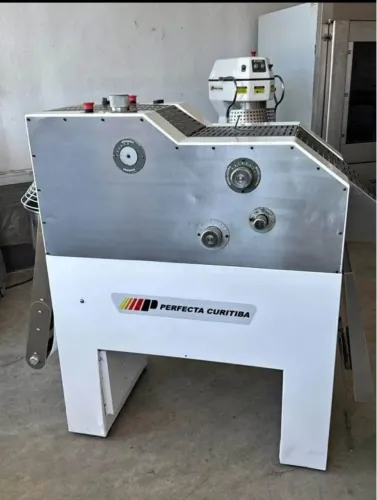 Divisora volumétrica Perfecta Curitiba c650, Máquina Industrial Perfeita Curitiba. pães,