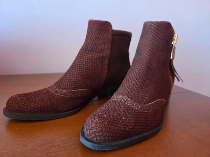 Botas marrons de couro cano baixo luz da lua tamanho 35