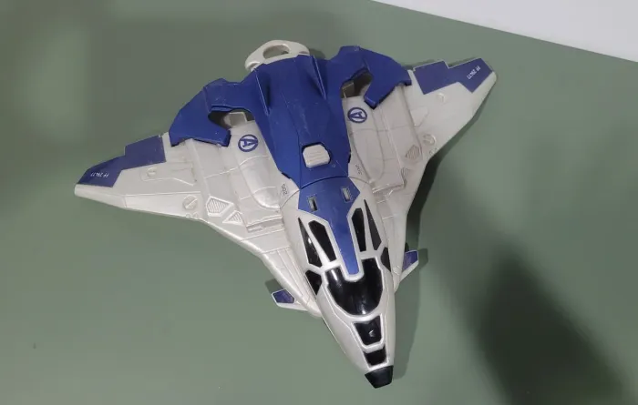 Miniatura de Avião Avengers